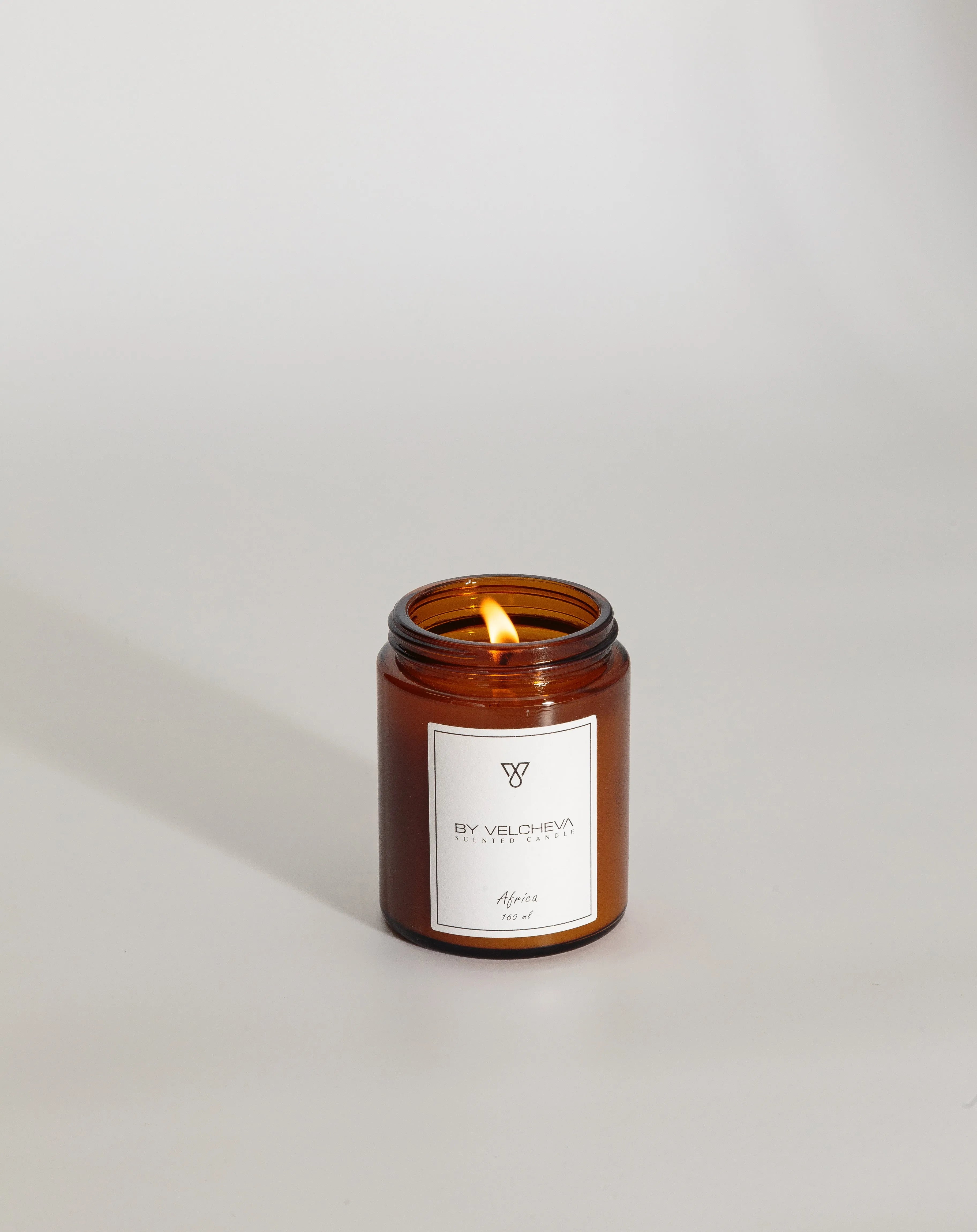 AFRICA – świeca zapachowa Świece zapachowe 160 ml – By Velcheva