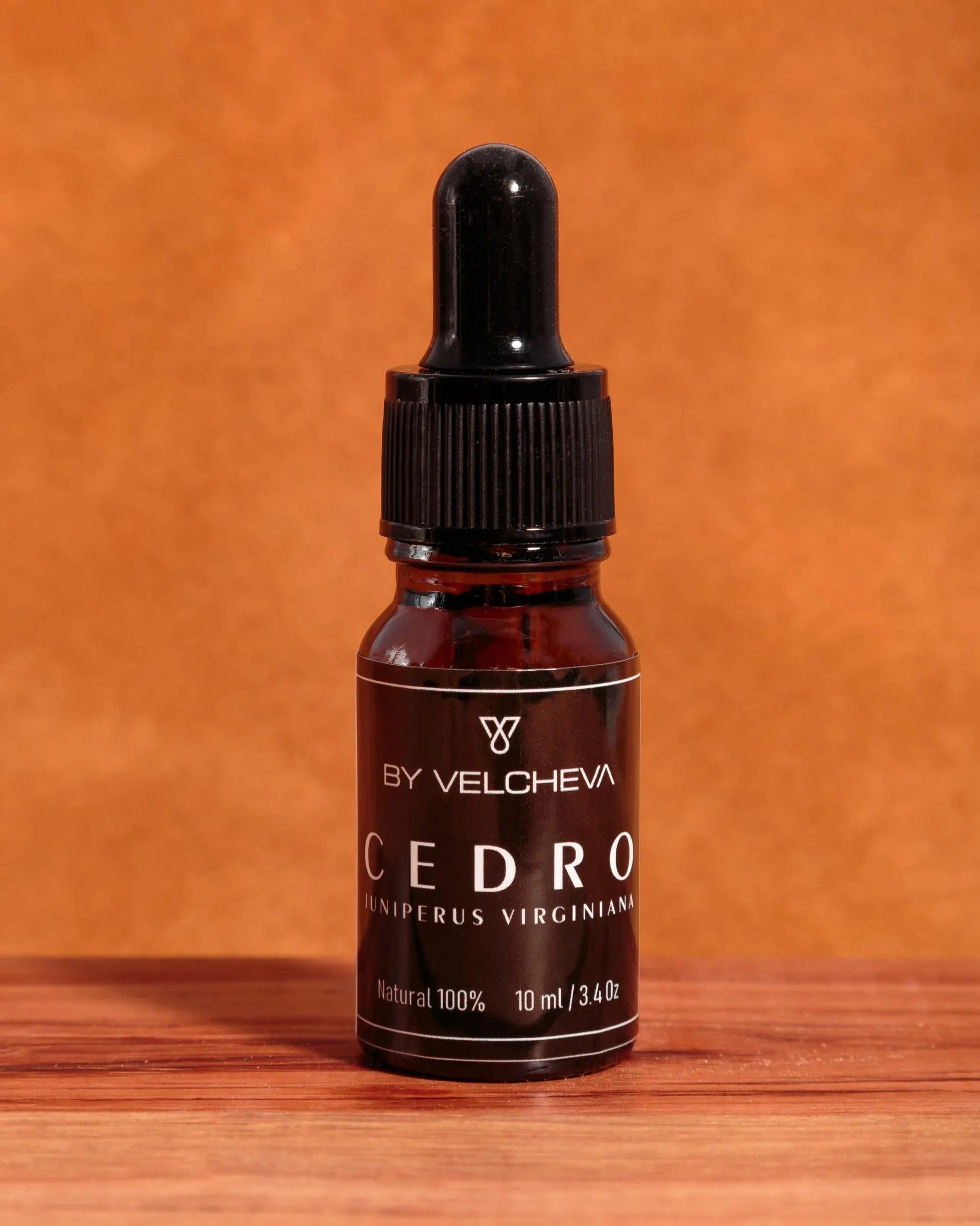 CEDR VIRGINIJSKI – olejek eteryczny 10 ml Olejki eteryczne  – By Velcheva