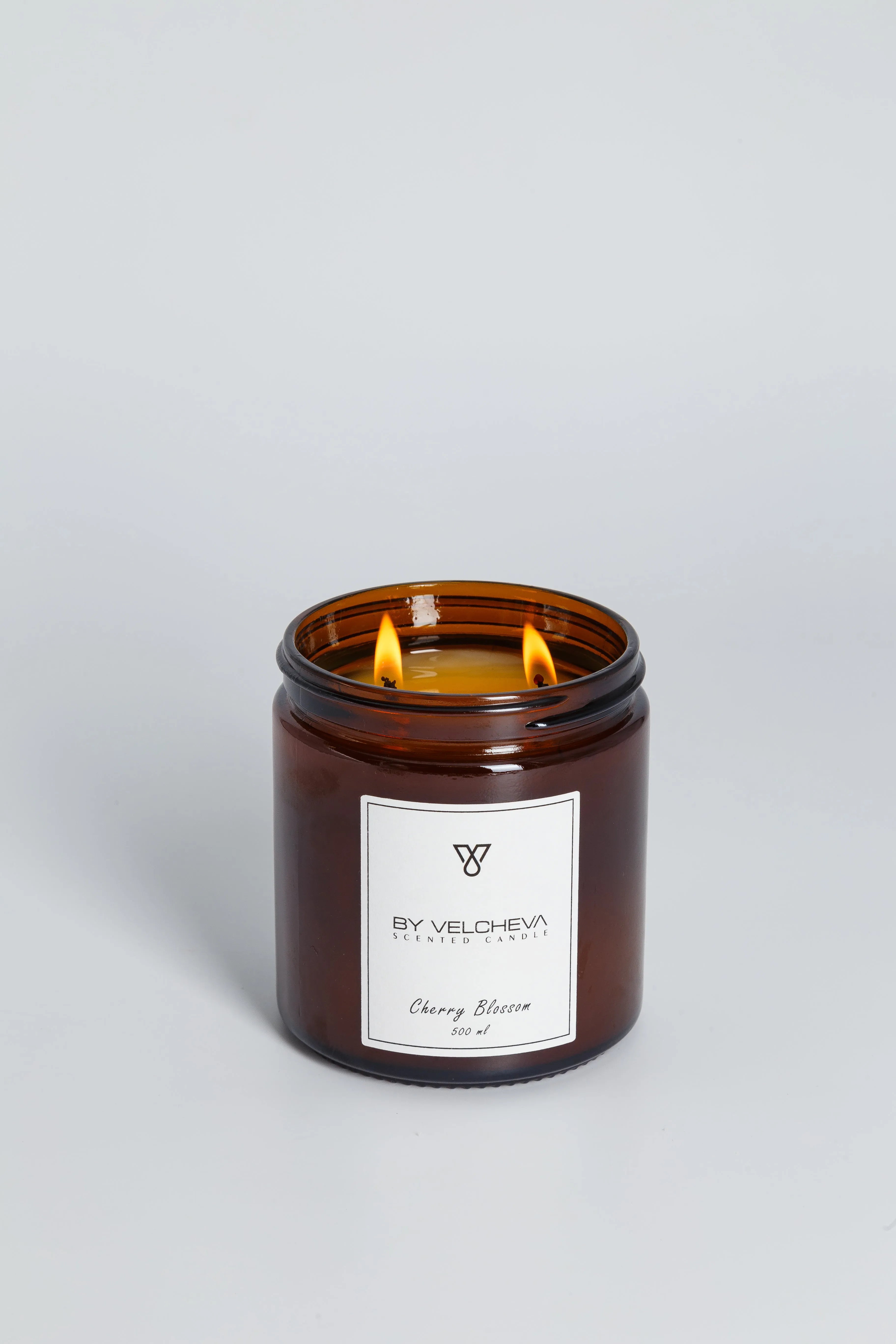 CHERRY BLOSSOM – świeca zapachowa Świece zapachowe 500 ml – By Velcheva