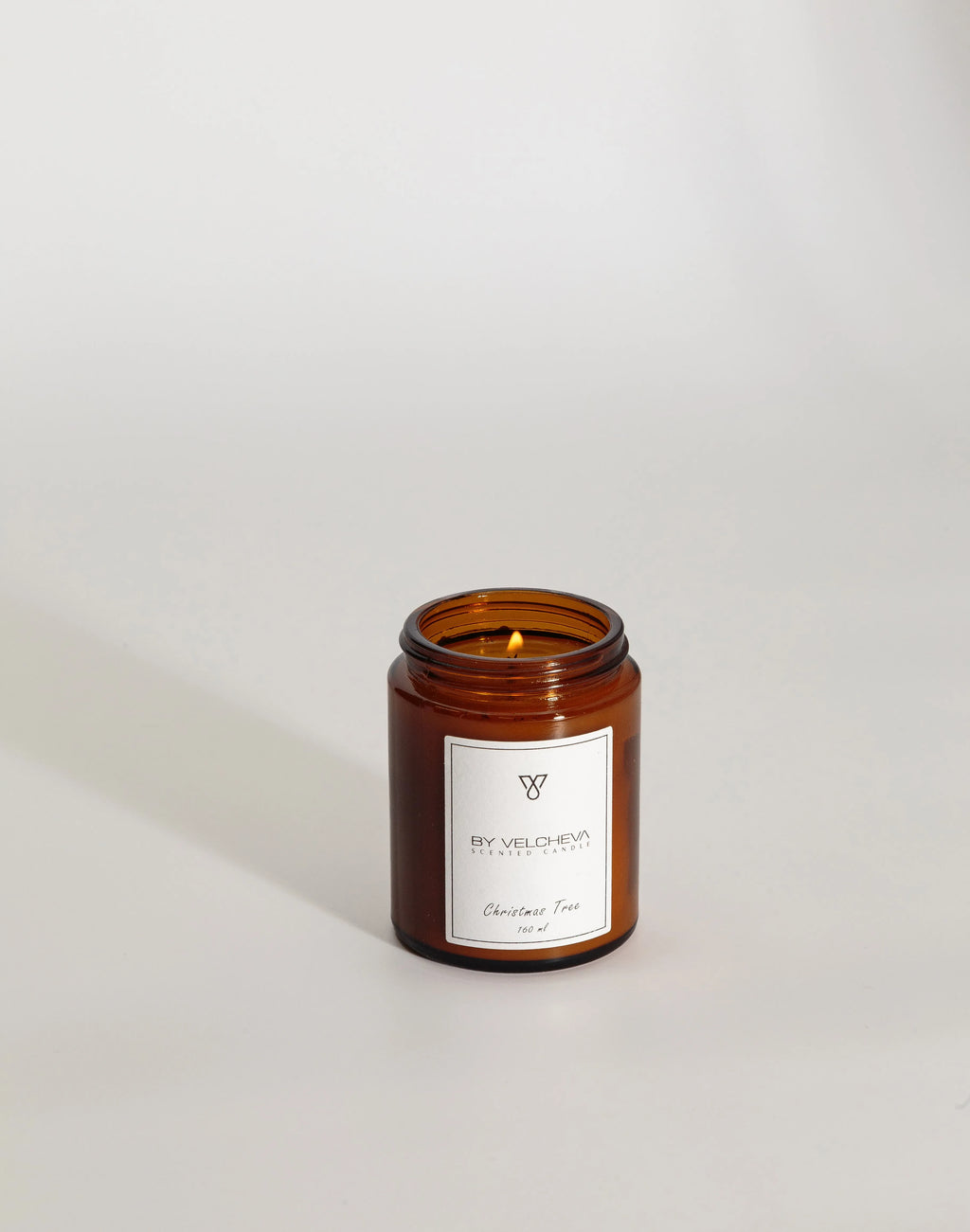 CHRISTMAS TREE – świeca zapachowa Świece zapachowe 160 ml – By Velcheva
