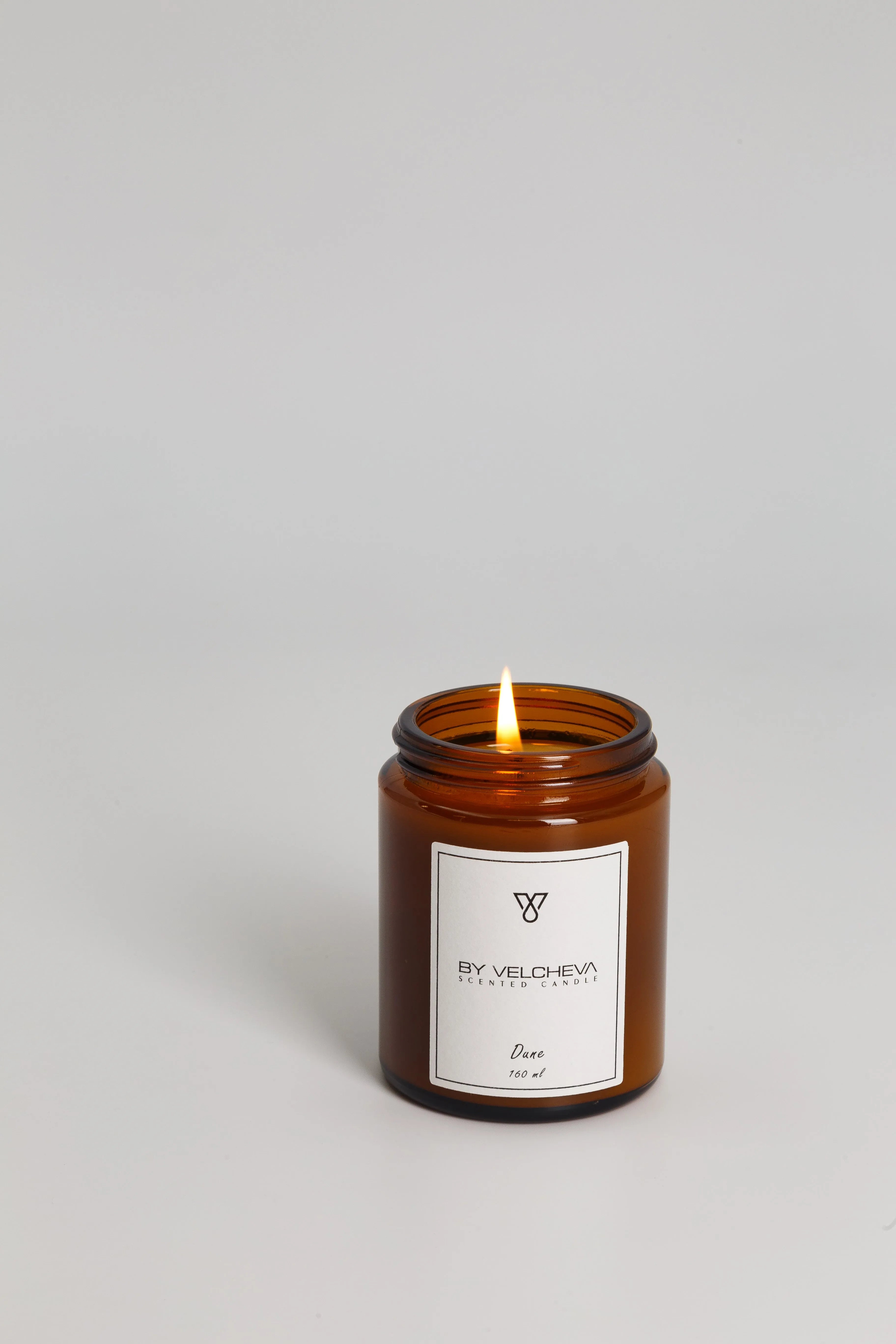 DUNE – świeca zapachowa Świece zapachowe 160 ml – By Velcheva
