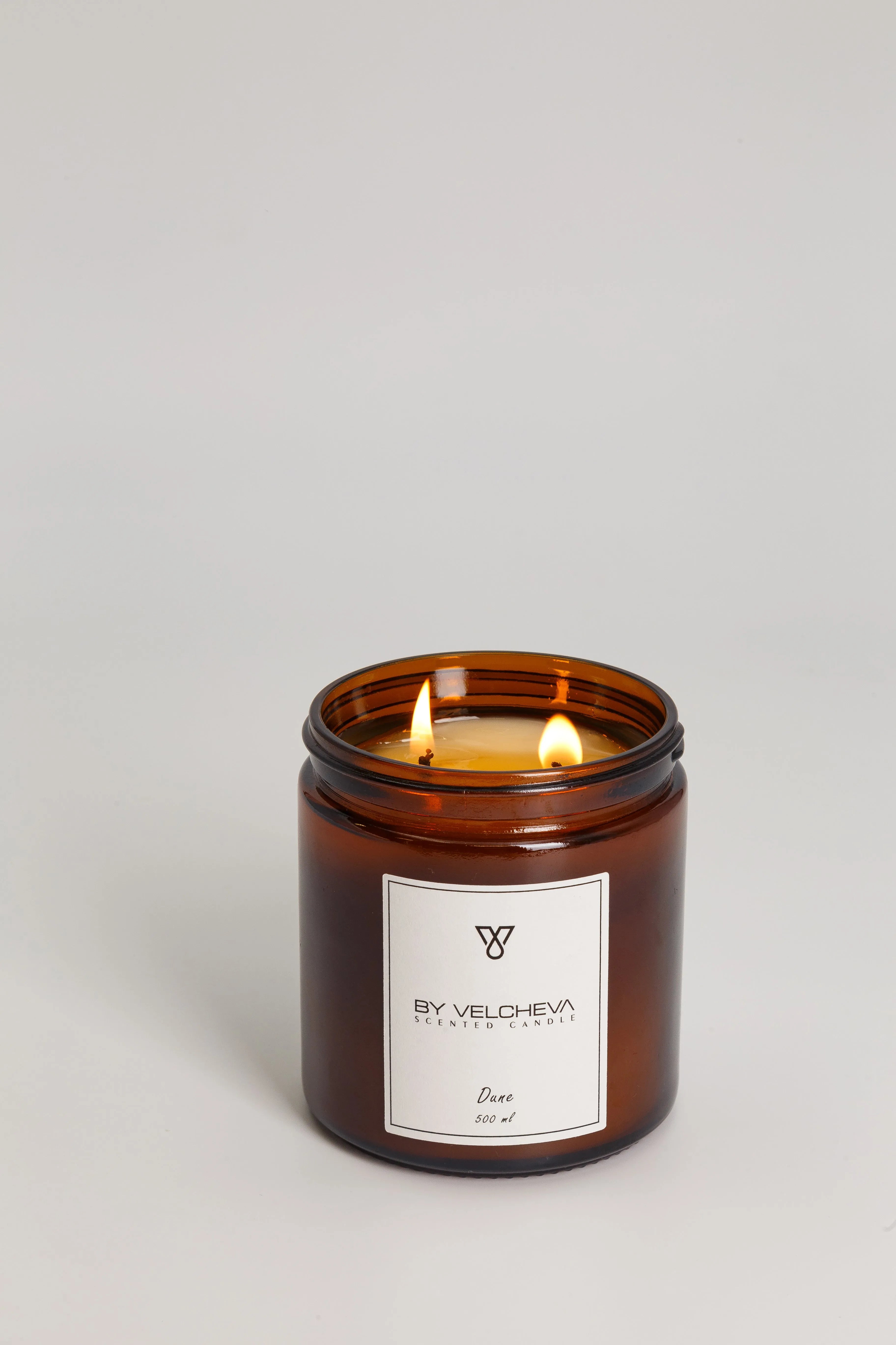 DUNE – świeca zapachowa Świece zapachowe 500 ml – By Velcheva