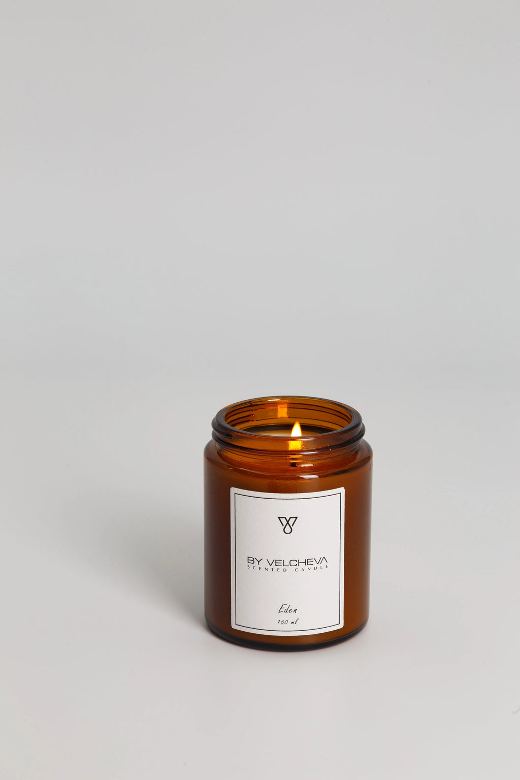 EDEN – świeca zapachowa Świece zapachowe 160 ml – By Velcheva