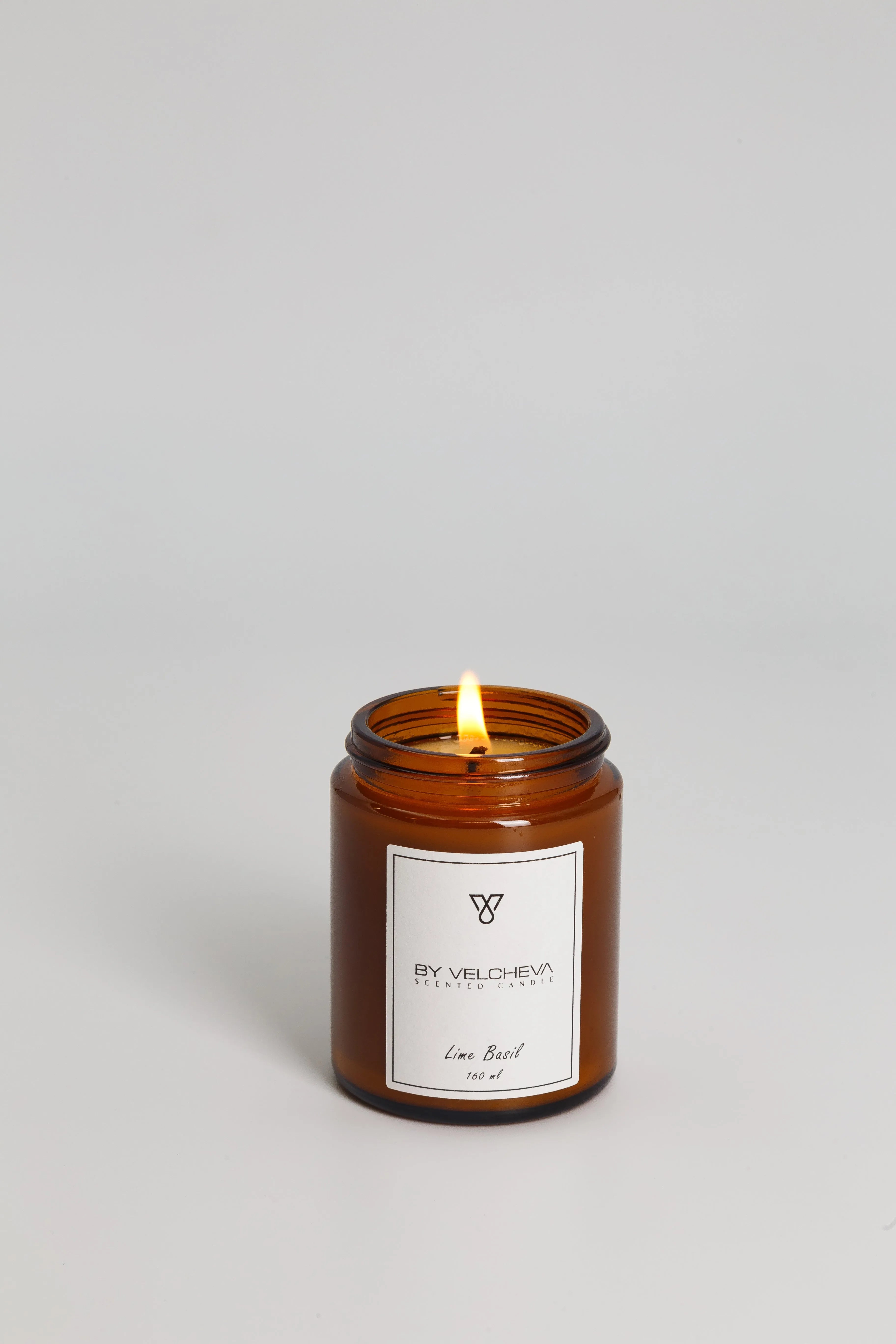LIME BASIL – świeca zapachowa Świece zapachowe 160 ml – By Velcheva