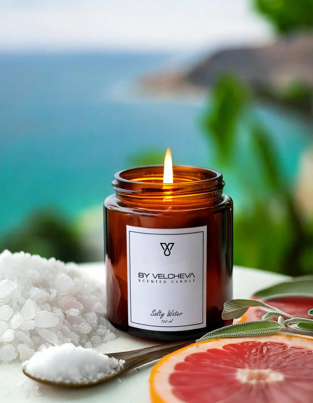 SALTY WATER – świeca zapachowa Świece zapachowe  – By Velcheva