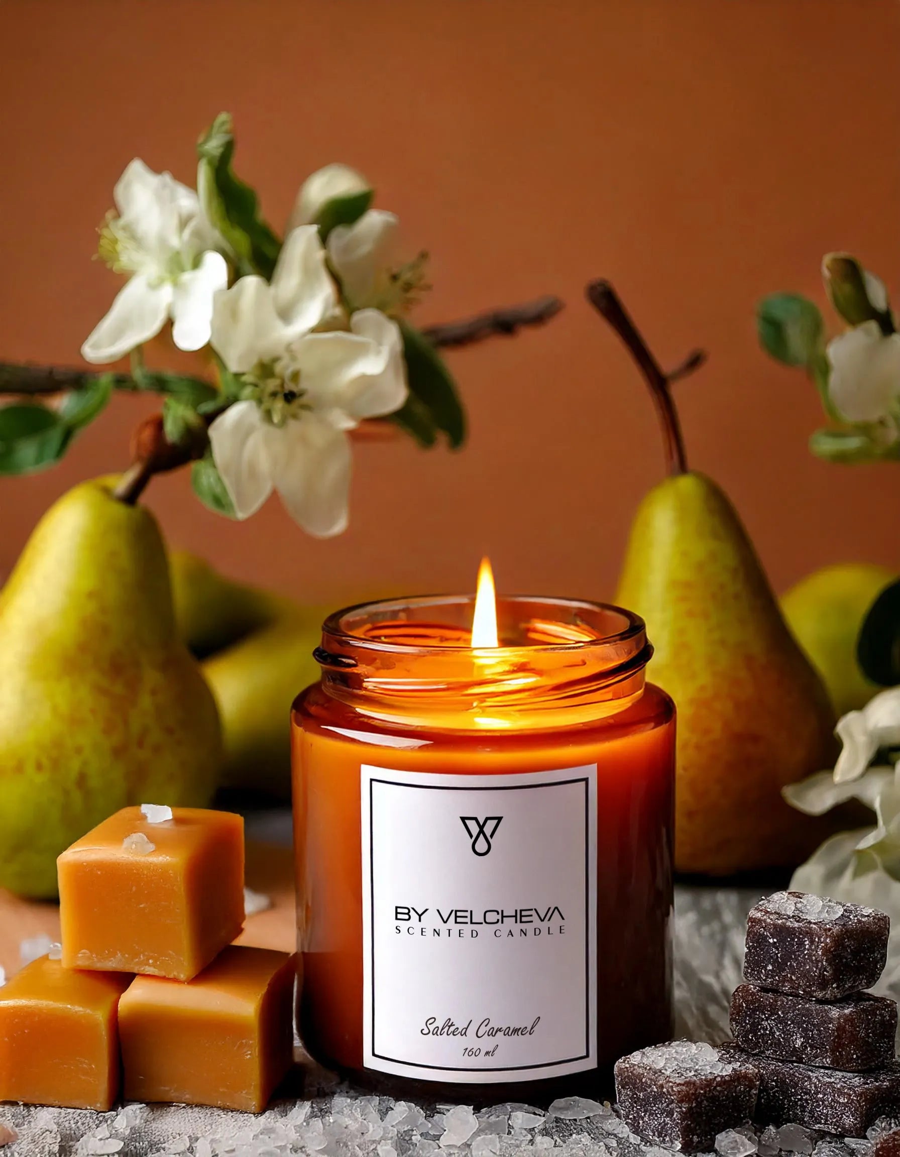 SALTED CARAMEL – świeca zapachowa Świece zapachowe  – By Velcheva