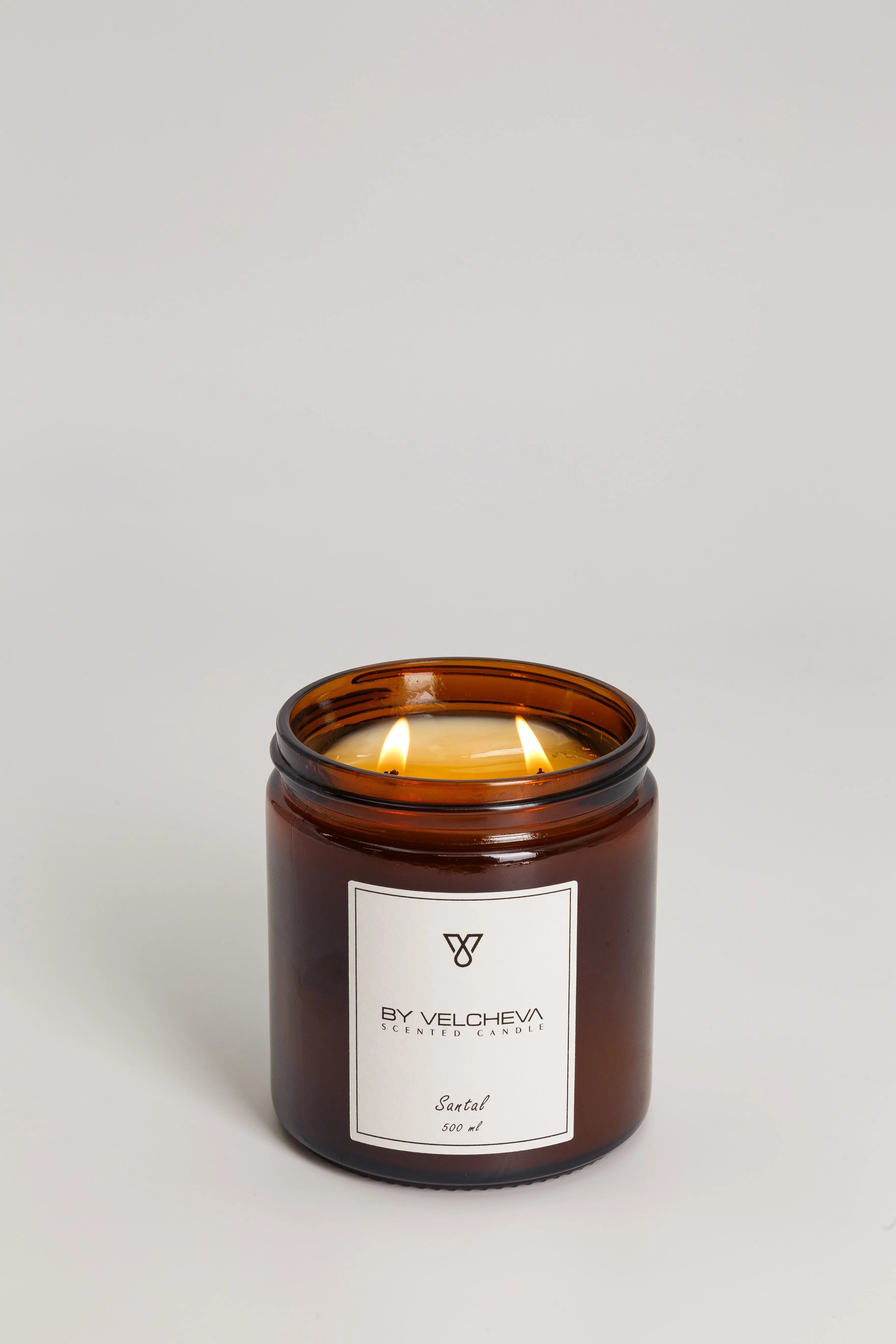 SANTAL – świeca zapachowa Świece zapachowe 500 ml – By Velcheva