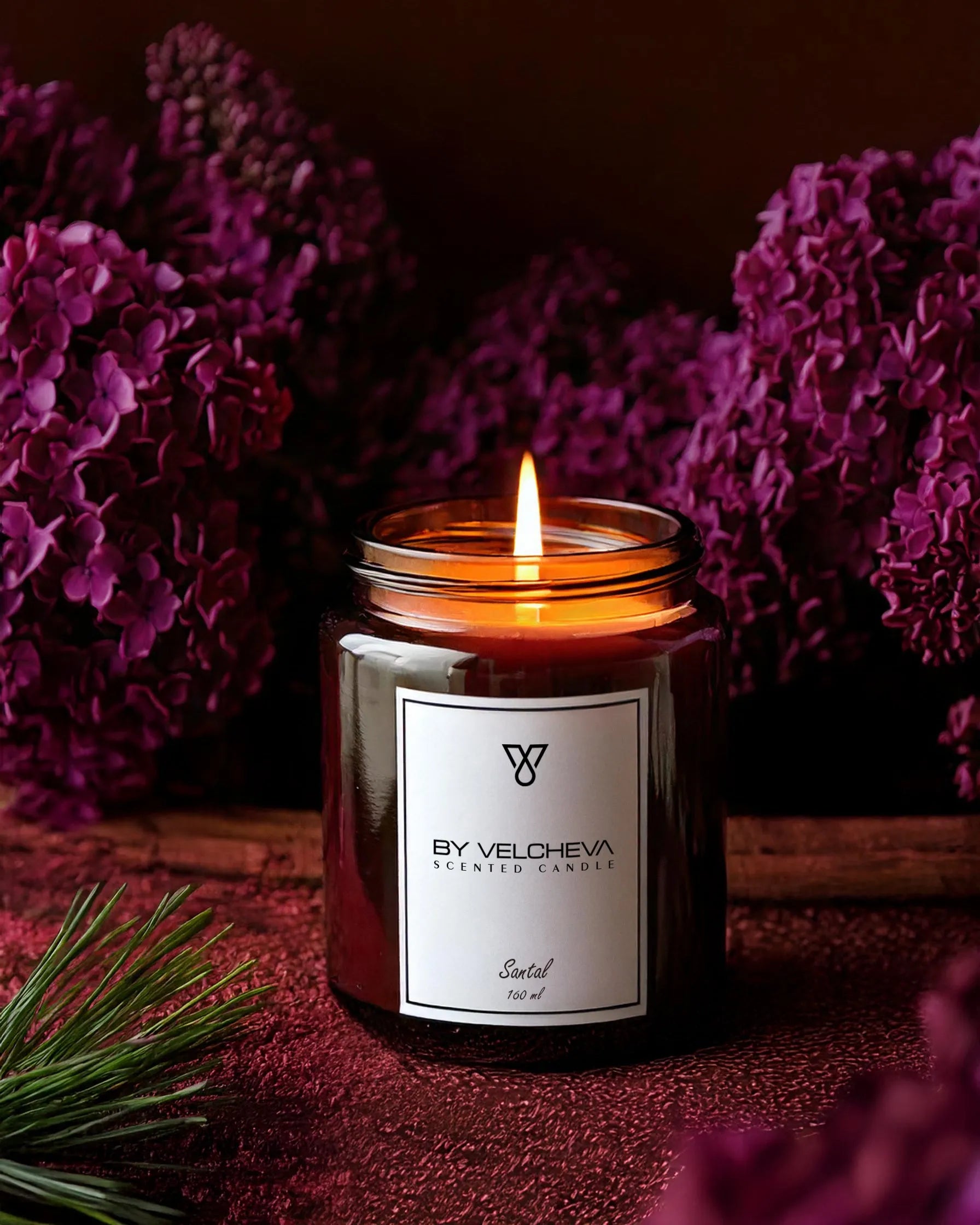 SANTAL – świeca zapachowa Świece zapachowe  – By Velcheva